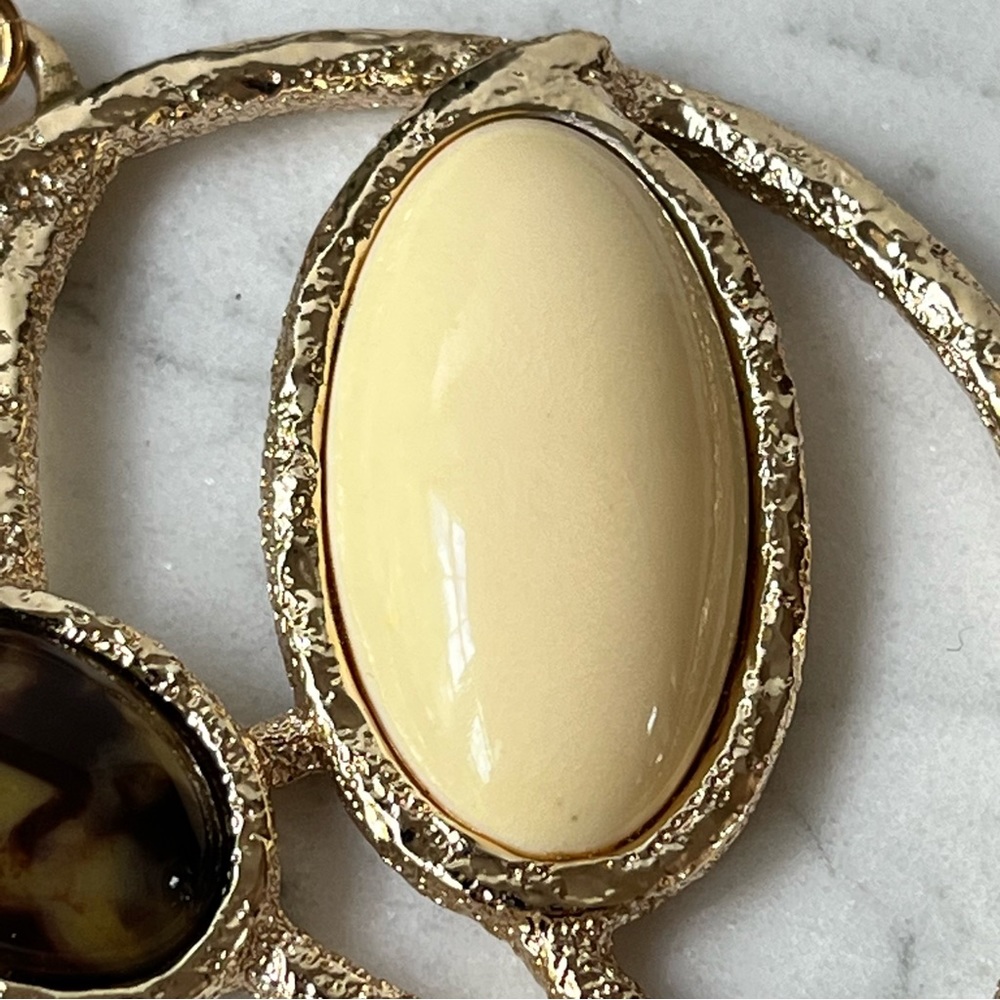 Vintage 1970’s Sarah Coventry Signed Desert Flower Pendant Necklace - Picture 13 of 16